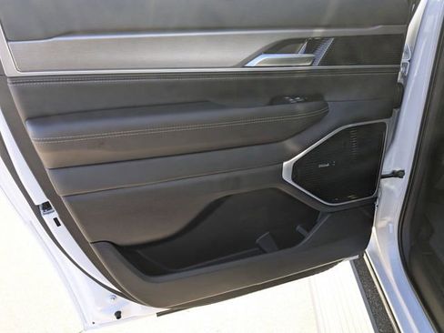 New 2026 Jeep Grand Wagoneer L Limited image 29