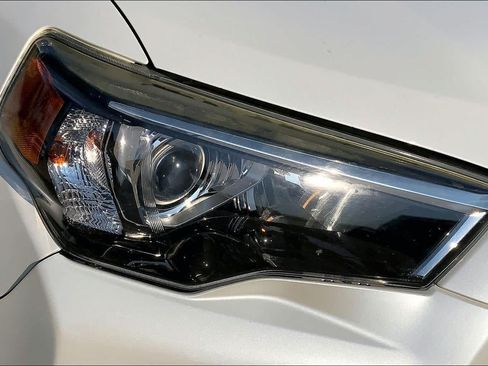 Used 2015 Toyota 4Runner Limited AWD/4WD image 28