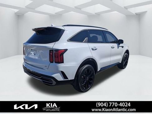 Used 2023 Kia Sorento SX image 3