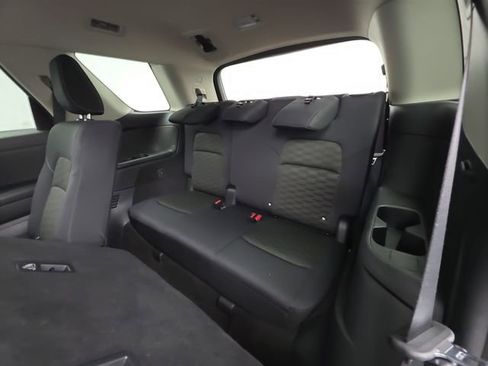 Used 2024 Nissan Pathfinder SV image 46