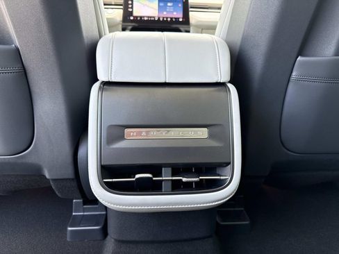 New 2026 Lincoln Nautilus Premier AWD/4WD image 18