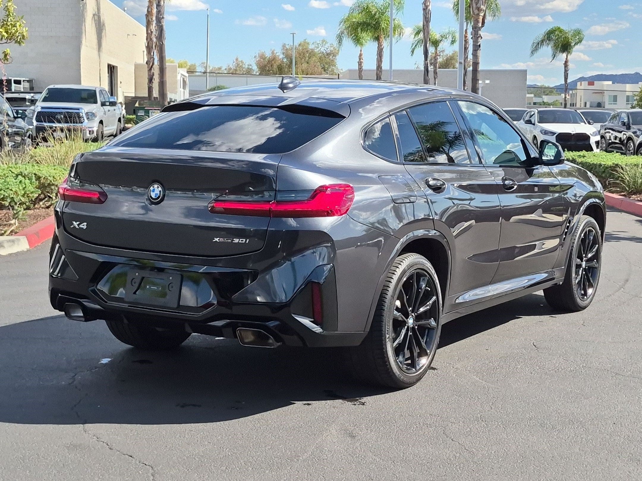 Used 2025 BMW X4 xDrive30i w/ Premium Package AWD/4WD image 10