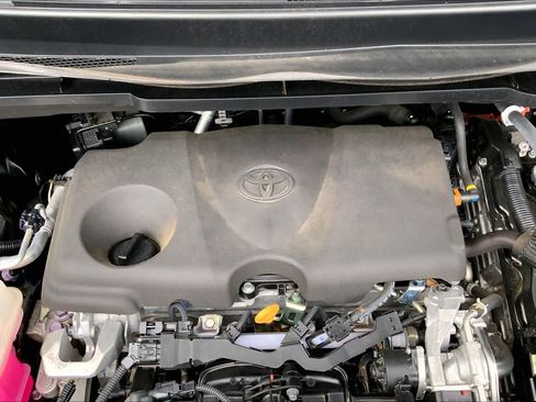 Used 2021 Toyota Sienna Limited image 31