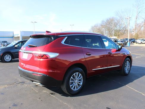 Used 2024 Buick Enclave Premium image 9