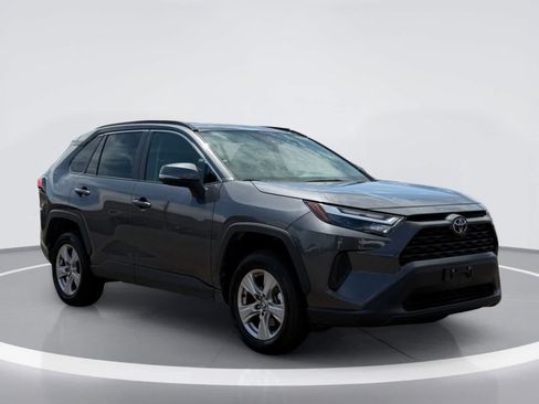 Used 2025 Toyota RAV4 XLE AWD/4WD image 6
