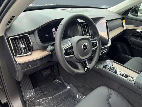 New 2026 Volvo XC90 B5 Plus w/ Protection Package AWD/4WD image 4