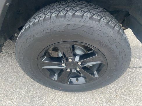 Used 2023 Jeep Wrangler Unlimited Sahara image 5