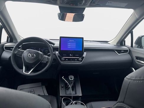 Used 2026 Toyota Corolla Cross XLE w/ Convenience Package image 14