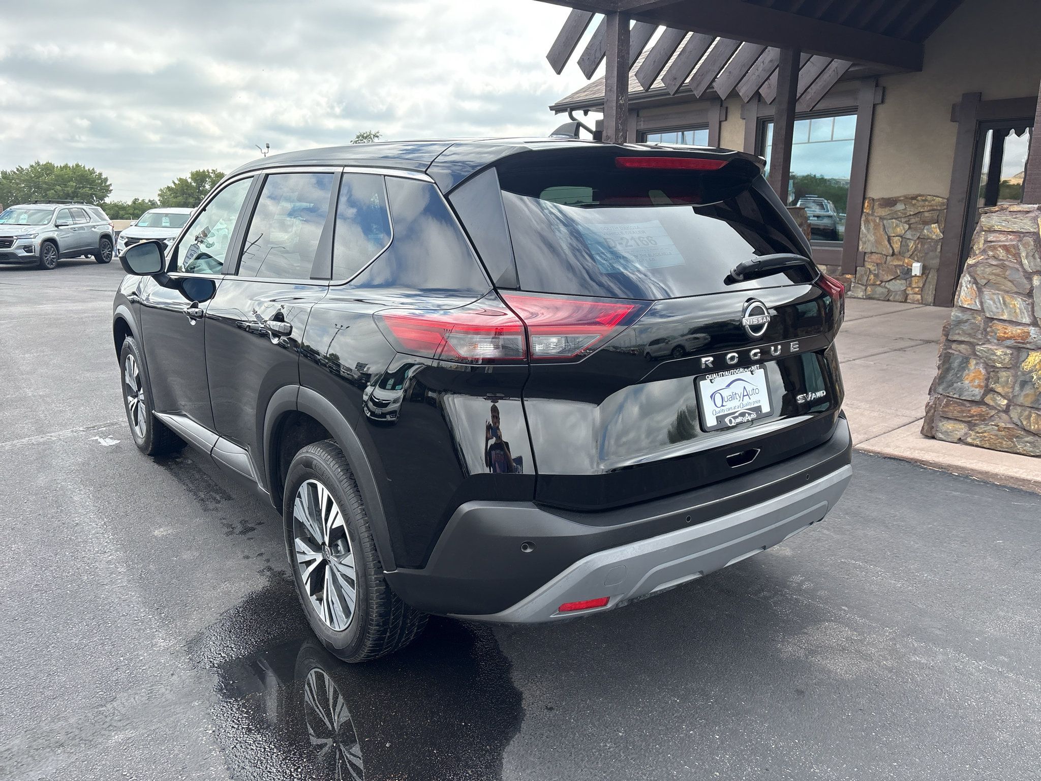 Used 2023 Nissan Rogue SV AWD/4WD image 8
