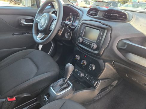 Used 2019 Jeep Renegade Sport w/ Sport Appearance Group AWD/4WD image 15