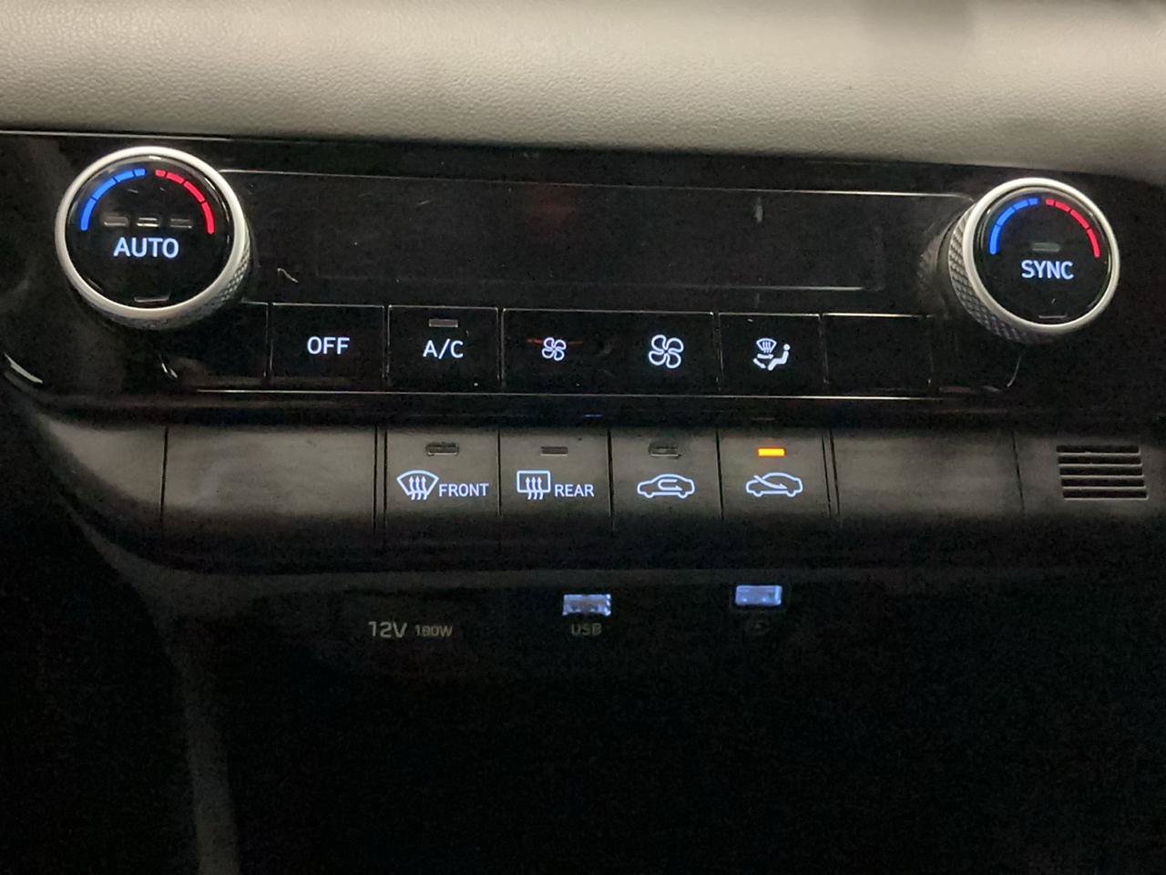Used 2021 Hyundai Elantra SEL FWD image 18