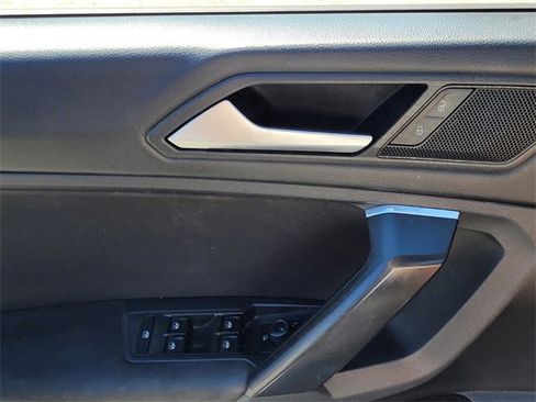 Used 2021 Volkswagen Tiguan S image 22