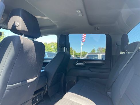 Used 2024 Chevrolet Silverado 2500 LT AWD/4WD image 4