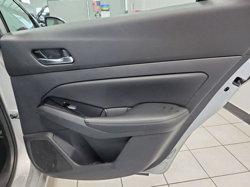 Used 2020 Nissan Altima 2.5 SL AWD/4WD image 19