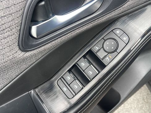 Used 2023 Nissan Rogue SV FWD image 14