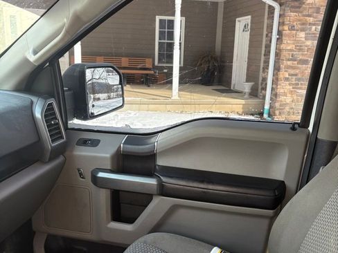 Used 2018 Ford F150 XLT image 35