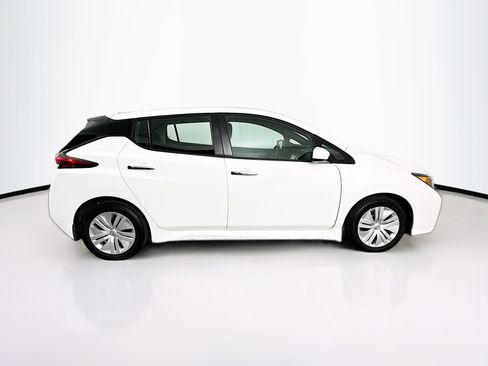 Used 2024 Nissan Leaf S image 10