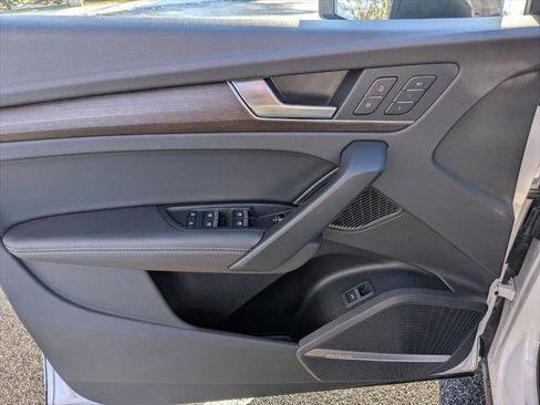 Certified 2024 Audi Q5 2.0T Premium Plus image 9