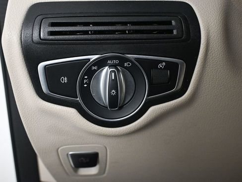 Certified 2022 Mercedes-Benz GLC 300 image 9