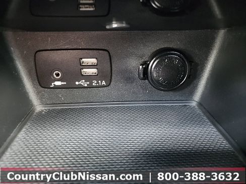 Used 2022 Subaru Forester Touring image 16