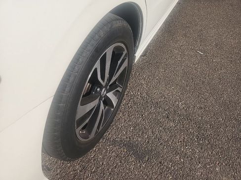 Used 2018 Honda Odyssey Elite image 15