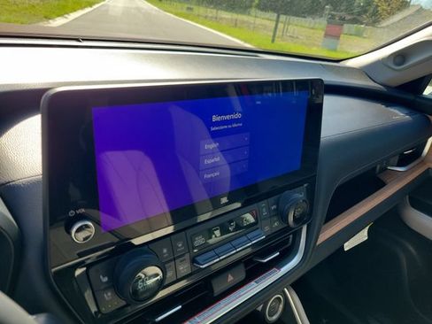 Used 2025 Toyota Grand Highlander FWD image 33