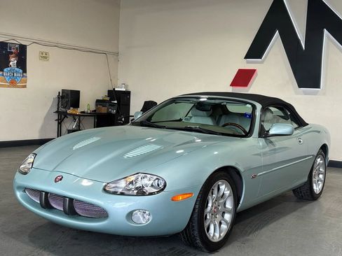 Used 2001 Jaguar XKR Convertible RWD image 4