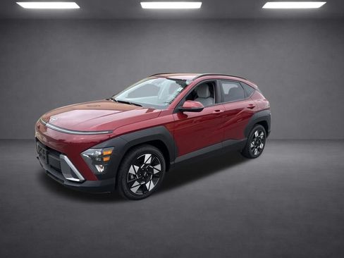 Used 2024 Hyundai Kona SEL FWD image 3