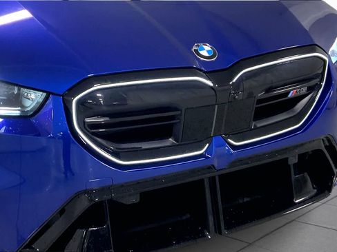 Used 2025 BMW M5 w/ Carbon Package AWD/4WD image 32