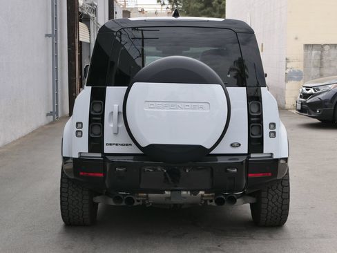 Used 2023 Land Rover Defender 110 V8 AWD/4WD image 5