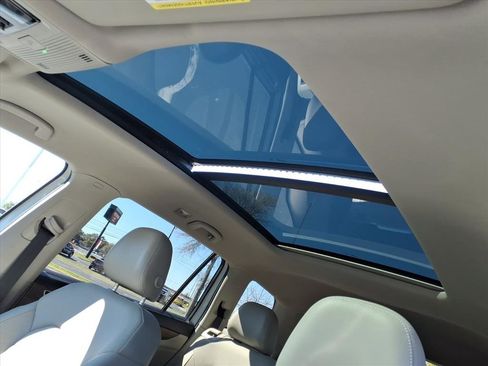 Used 2024 Volkswagen Atlas SE image 14