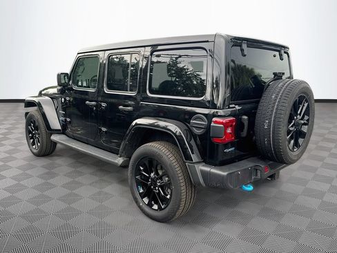 Certified 2022 Jeep Wrangler Unlimited Sahara w/ Cold Weather Group AWD/4WD image 8
