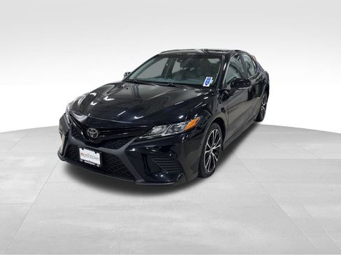 Used 2018 Toyota Camry SE w/ Moonroof Package image 23