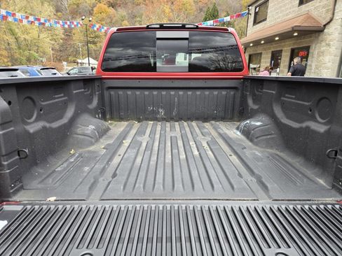 Used 2019 Nissan Titan PRO-4X image 19