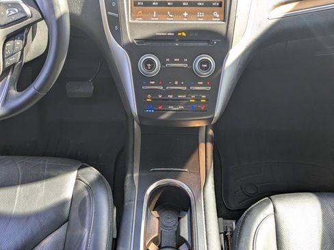 Used 2017 Lincoln MKC Reserve image 20