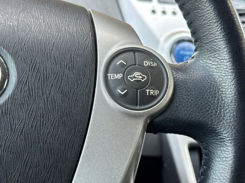 Used 2014 Toyota Prius V Five FWD image 30