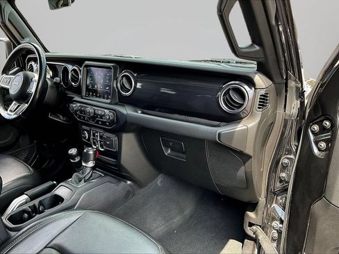 Used 2022 Jeep Wrangler Unlimited Sahara AWD/4WD image 25