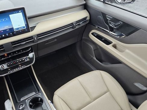 Certified 2023 Lincoln Corsair FWD w/ Equipment Group 101A image 28