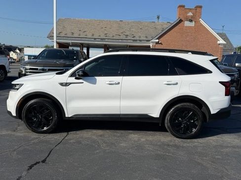 Used 2023 Kia Sorento S w/ Panoramic Sunroof Package AWD/4WD image 4