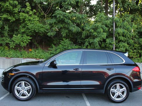 Used 2014 Porsche Cayenne AWD/4WD image 6