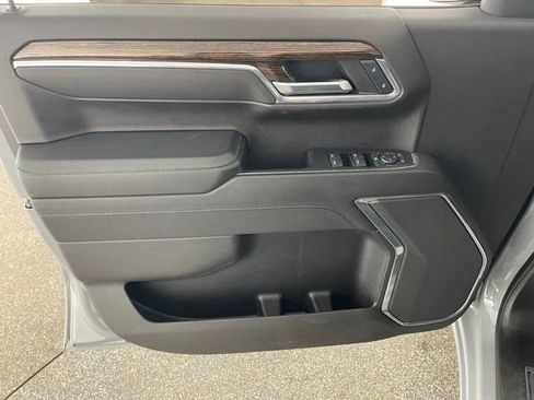Used 2024 GMC Sierra 1500 Elevation AWD/4WD image 3