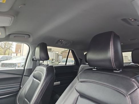 Used 2023 Ford Explorer XLT w/ Equipment Group 202A image 18