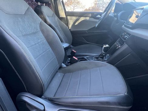 Used 2022 Volkswagen Taos SE image 24