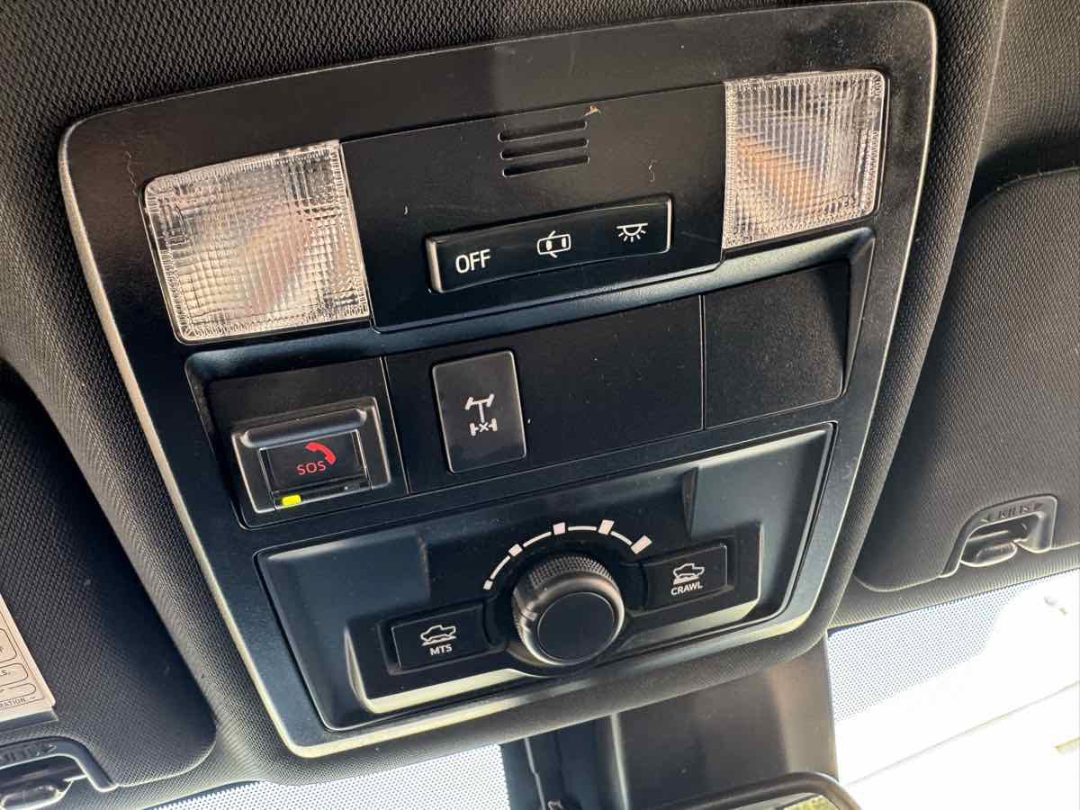 Used 2020 Toyota Tacoma TRD Off-Road w/ Technology Package AWD/4WD image 37
