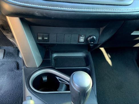 Used 2018 Toyota RAV4 XLE w/ Plus Extra Value Package AWD/4WD image 31
