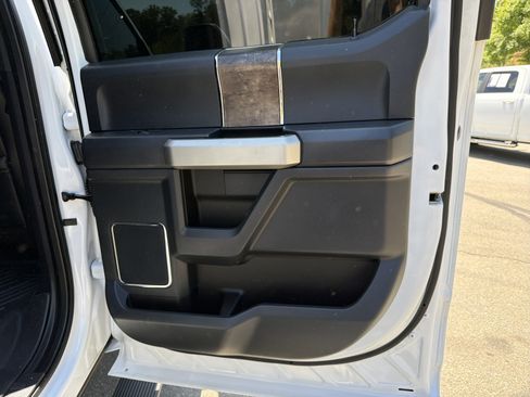 Used 2022 Ford F250 Lariat w/ Lariat Value Package AWD/4WD image 16