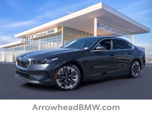 Used 2025 BMW i5 eDrive40i w/ Premium Package image 1