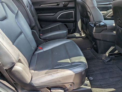 Used 2025 Kia Telluride S FWD image 32