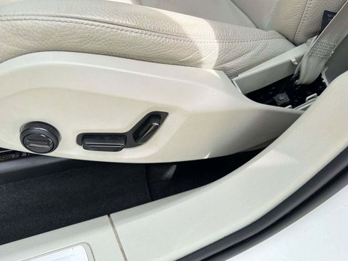 Used 2021 Volvo XC60 T5 Momentum w/ Climate Package image 13