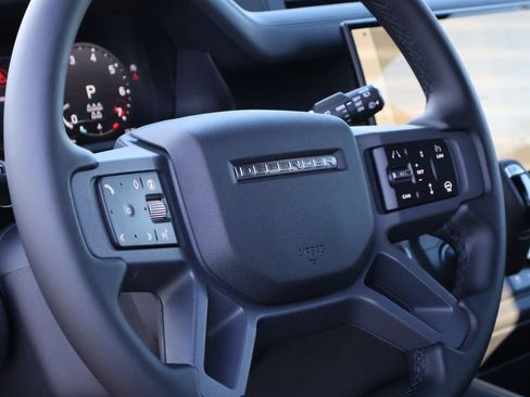 New 2026 Land Rover Defender 110 X-Dynamic SE AWD/4WD image 17
